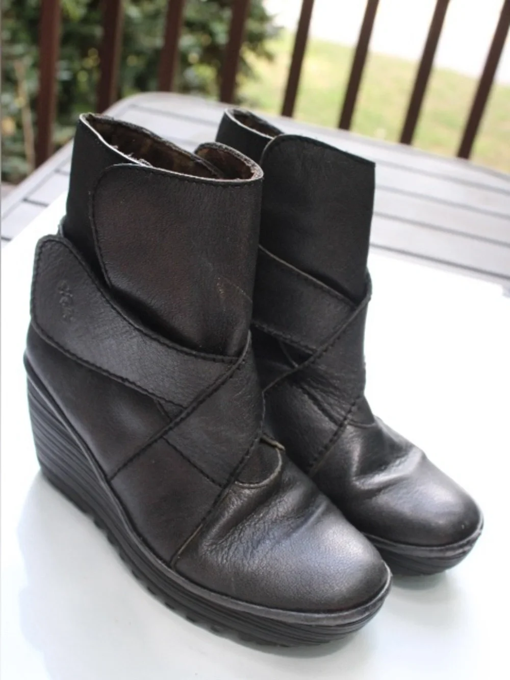 Fly London Rada wedges